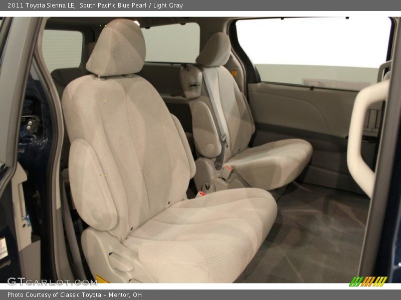 South Pacific Blue Pearl / Light Gray 2011 Toyota Sienna LE