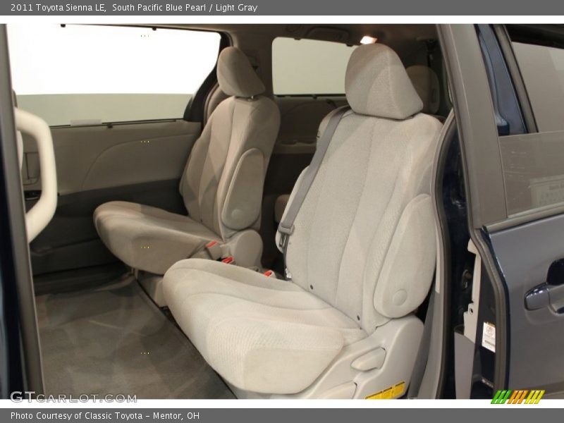 South Pacific Blue Pearl / Light Gray 2011 Toyota Sienna LE