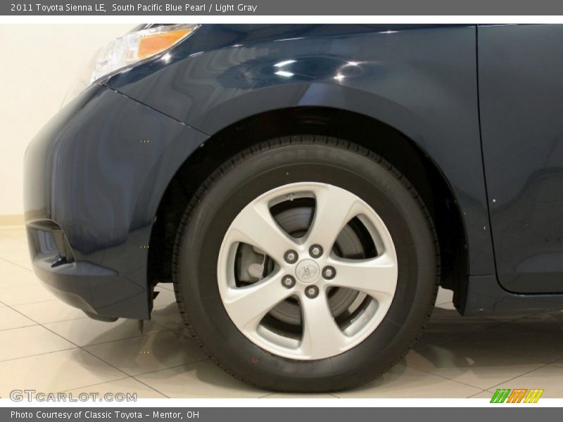 South Pacific Blue Pearl / Light Gray 2011 Toyota Sienna LE