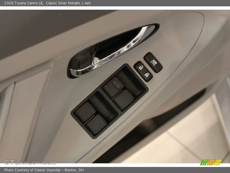 Classic Silver Metallic / Ash 2009 Toyota Camry LE