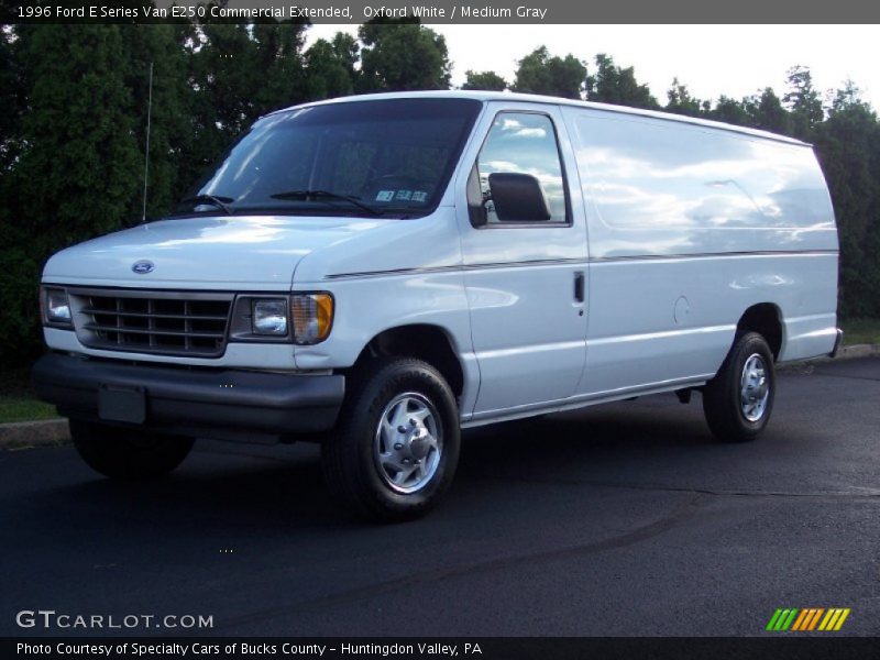 Oxford White / Medium Gray 1996 Ford E Series Van E250 Commercial Extended