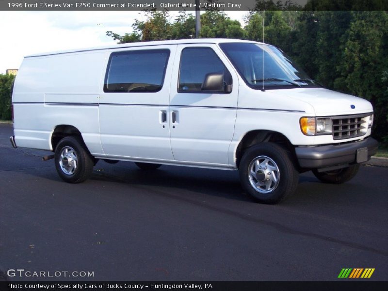 Oxford White / Medium Gray 1996 Ford E Series Van E250 Commercial Extended