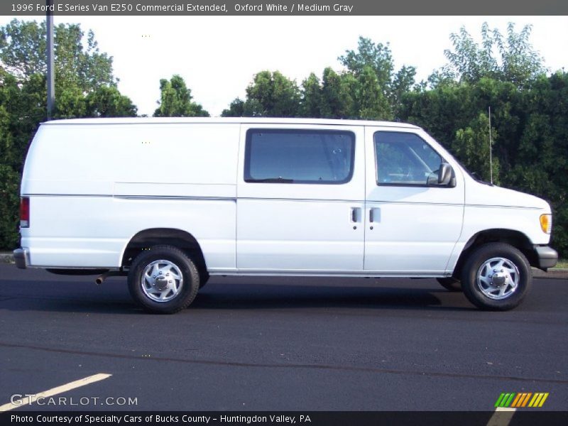 Oxford White / Medium Gray 1996 Ford E Series Van E250 Commercial Extended