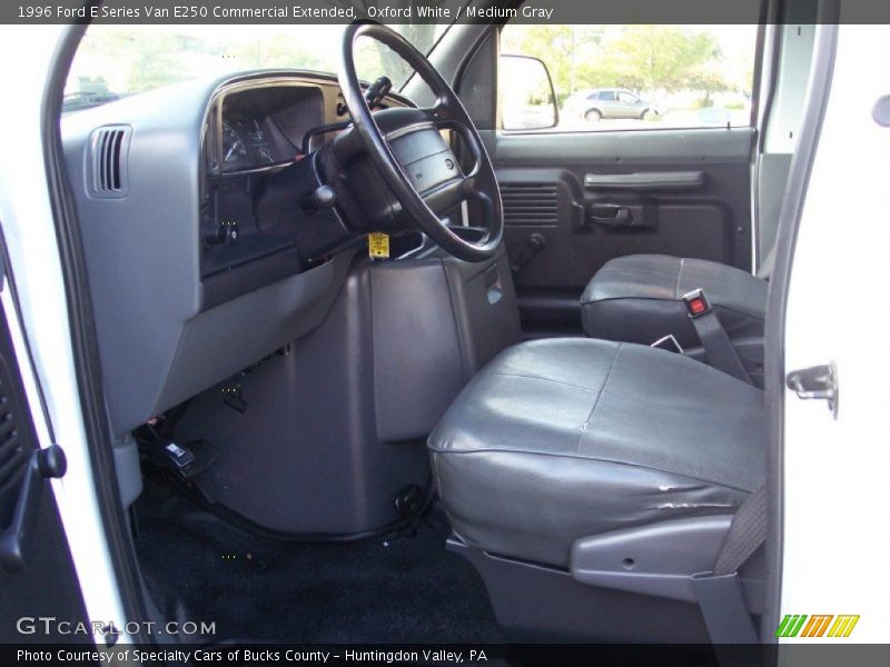 Oxford White / Medium Gray 1996 Ford E Series Van E250 Commercial Extended