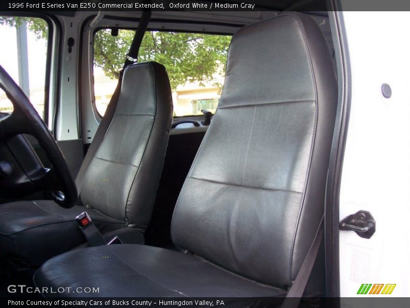 Oxford White / Medium Gray 1996 Ford E Series Van E250 Commercial Extended