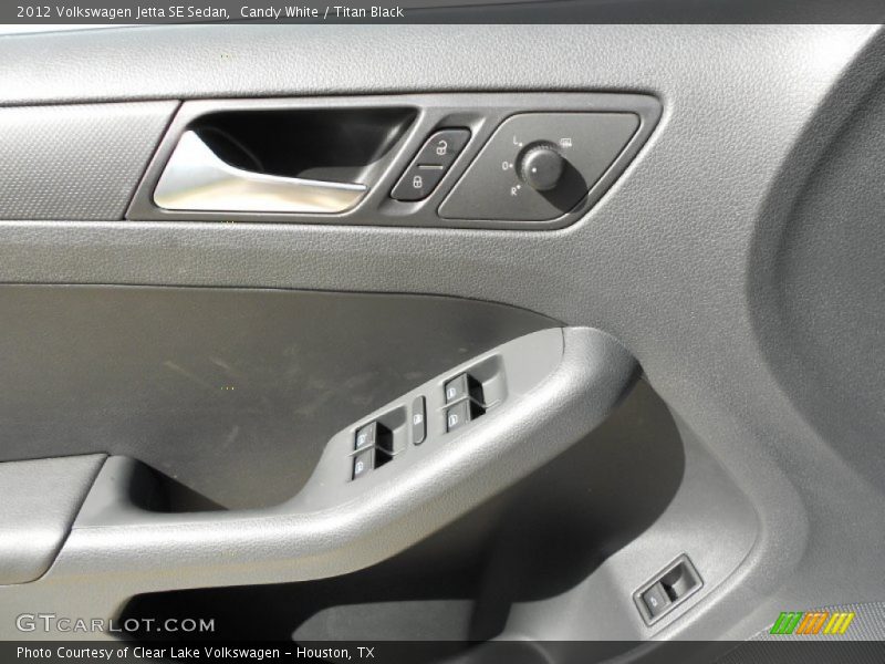 Candy White / Titan Black 2012 Volkswagen Jetta SE Sedan