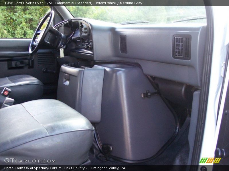 Oxford White / Medium Gray 1996 Ford E Series Van E250 Commercial Extended