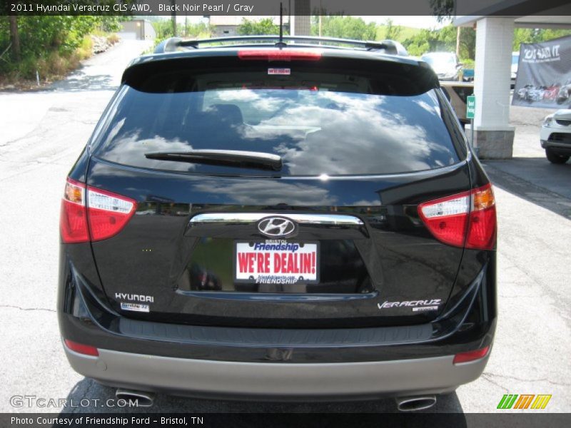 Black Noir Pearl / Gray 2011 Hyundai Veracruz GLS AWD
