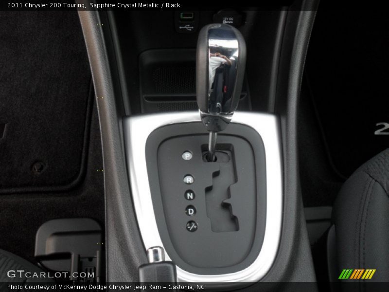 Sapphire Crystal Metallic / Black 2011 Chrysler 200 Touring