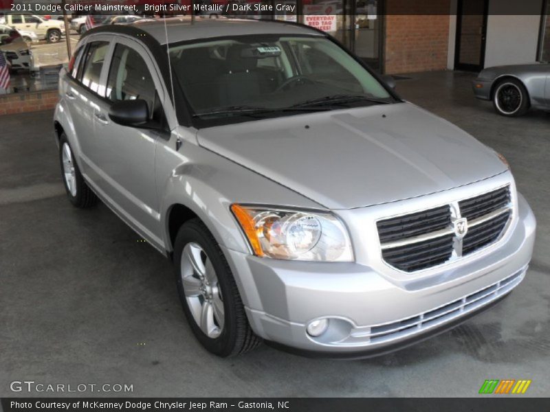 Bright Silver Metallic / Dark Slate Gray 2011 Dodge Caliber Mainstreet