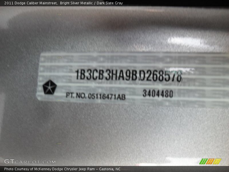 Bright Silver Metallic / Dark Slate Gray 2011 Dodge Caliber Mainstreet