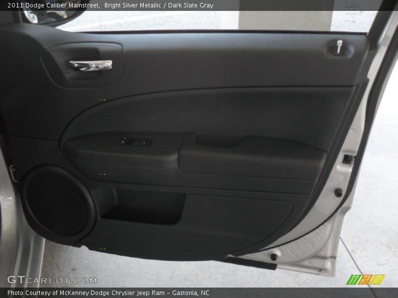 Bright Silver Metallic / Dark Slate Gray 2011 Dodge Caliber Mainstreet