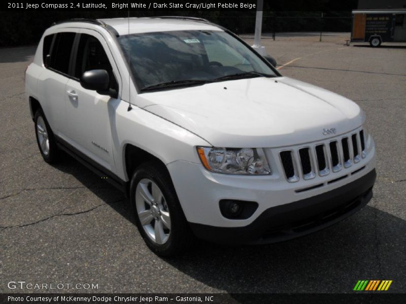 Bright White / Dark Slate Gray/Light Pebble Beige 2011 Jeep Compass 2.4 Latitude