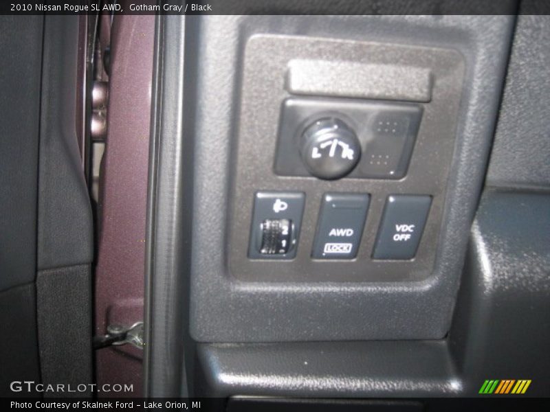 Gotham Gray / Black 2010 Nissan Rogue SL AWD