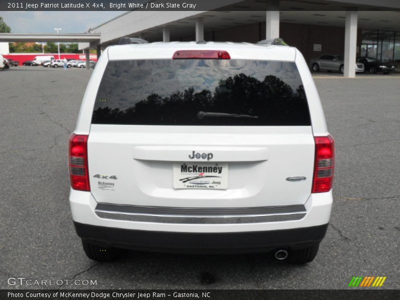 Bright White / Dark Slate Gray 2011 Jeep Patriot Latitude X 4x4