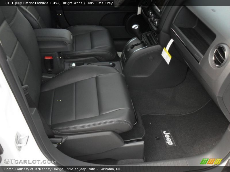 Bright White / Dark Slate Gray 2011 Jeep Patriot Latitude X 4x4