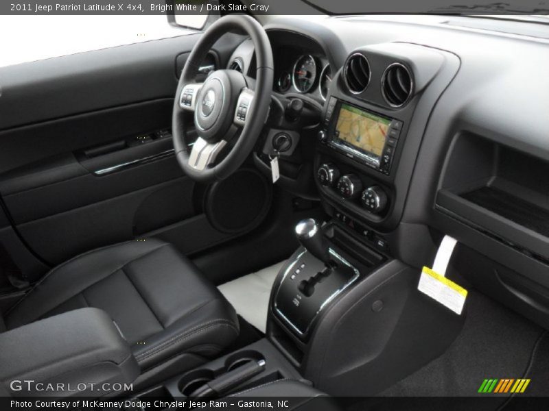 Bright White / Dark Slate Gray 2011 Jeep Patriot Latitude X 4x4
