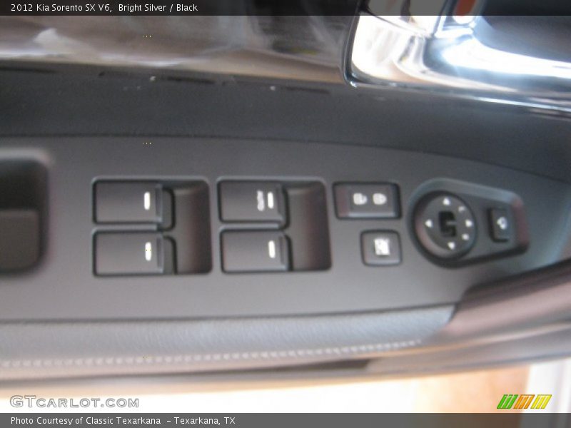Bright Silver / Black 2012 Kia Sorento SX V6