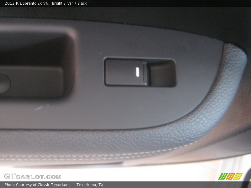 Bright Silver / Black 2012 Kia Sorento SX V6