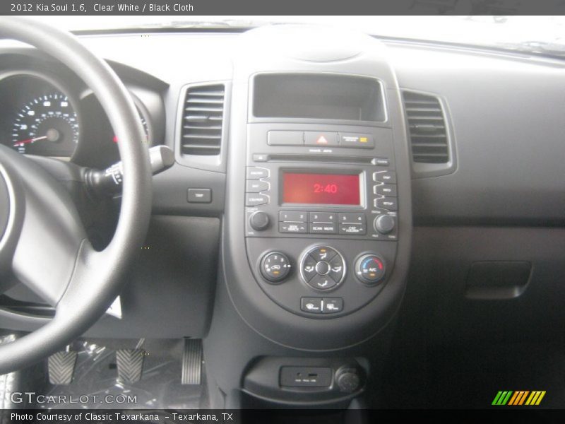 Clear White / Black Cloth 2012 Kia Soul 1.6