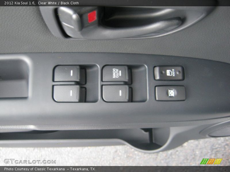 Clear White / Black Cloth 2012 Kia Soul 1.6