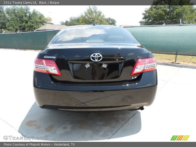 Black / Bisque 2011 Toyota Camry LE