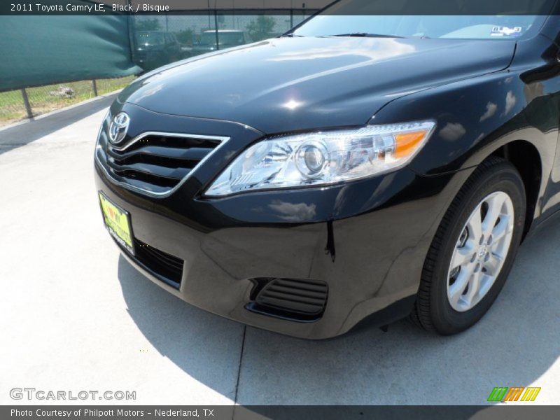 Black / Bisque 2011 Toyota Camry LE