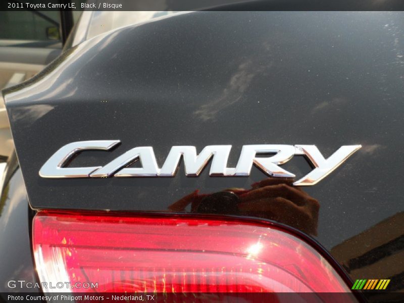 Black / Bisque 2011 Toyota Camry LE