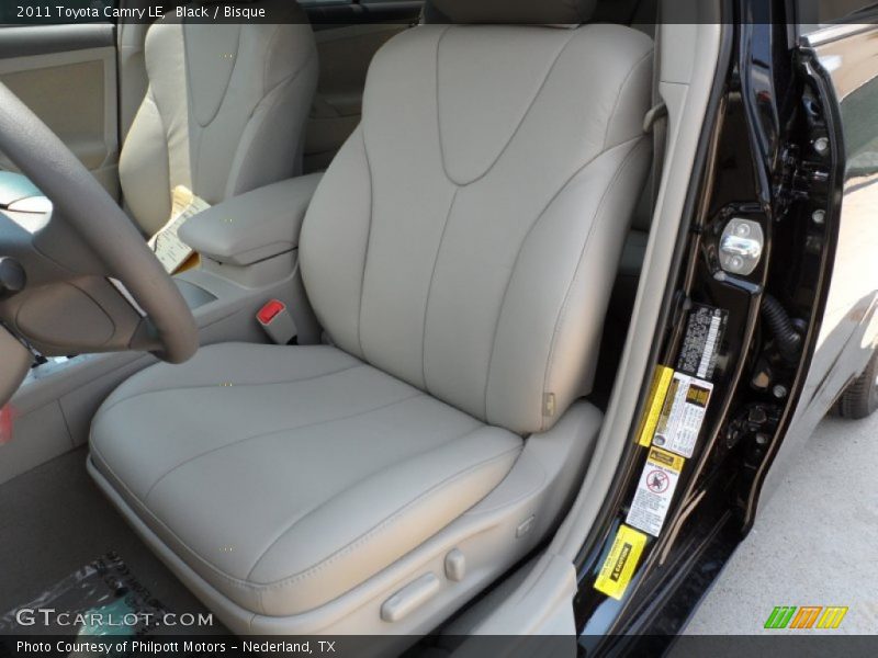 Black / Bisque 2011 Toyota Camry LE