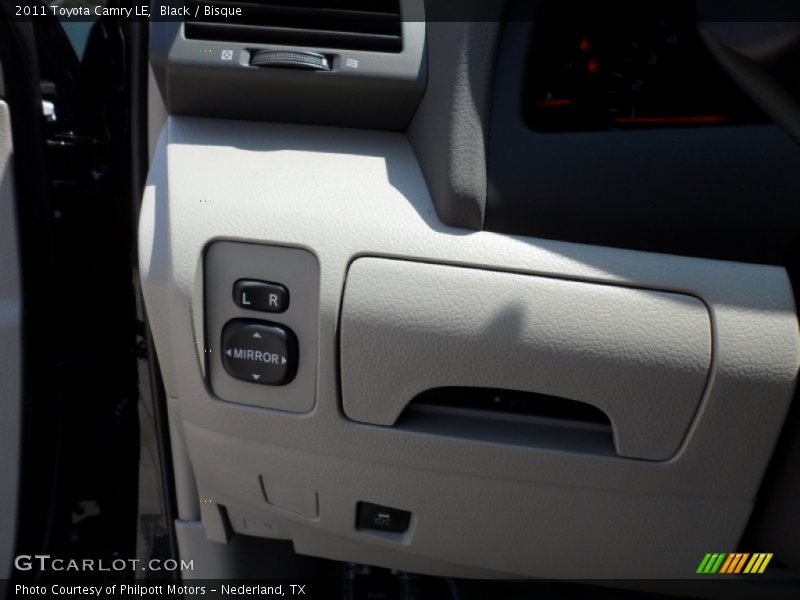 Black / Bisque 2011 Toyota Camry LE