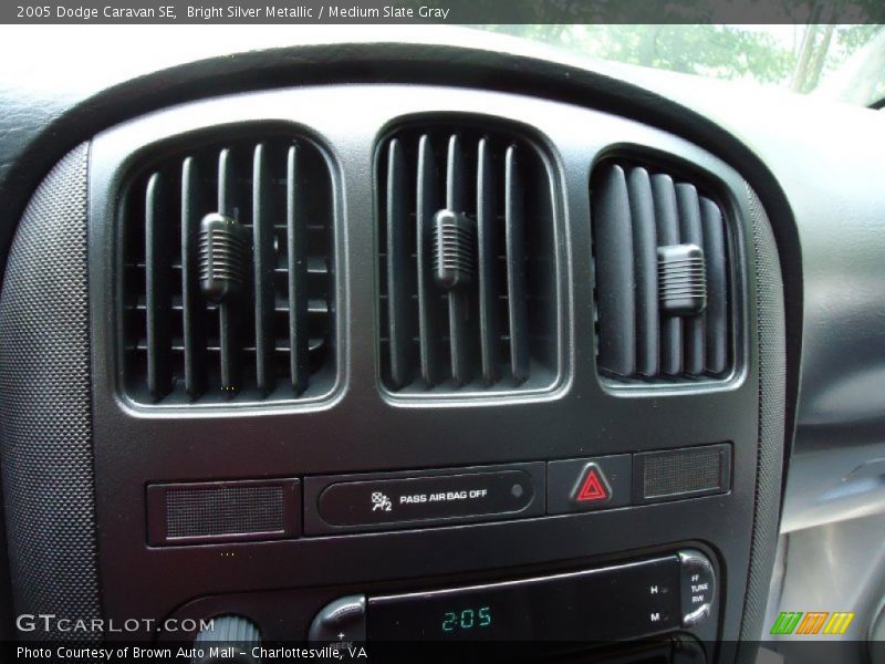 Bright Silver Metallic / Medium Slate Gray 2005 Dodge Caravan SE