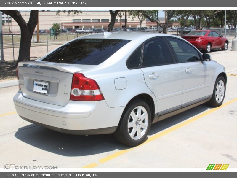 Silver Metallic / Off-Black 2007 Volvo S40 2.4i