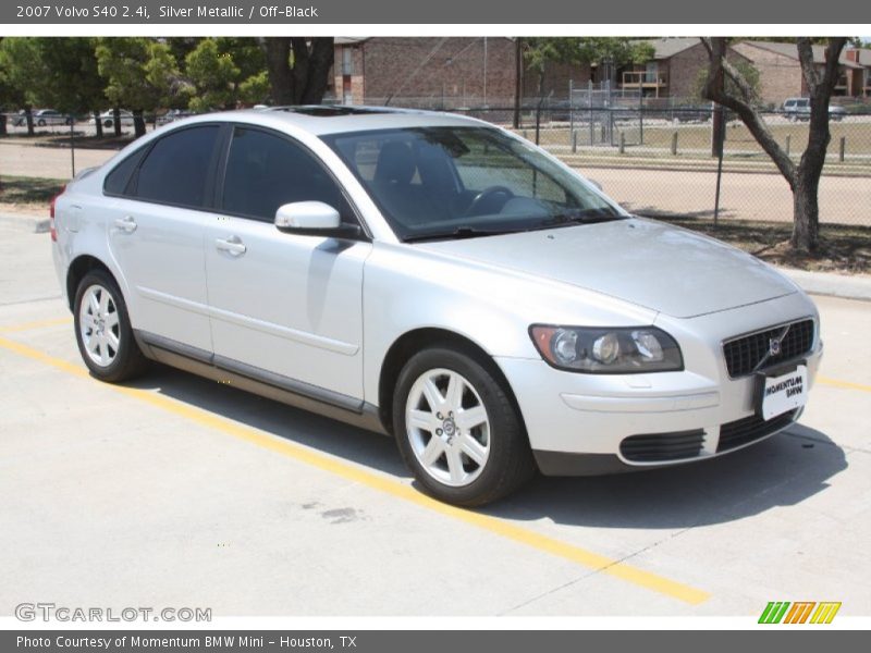 Silver Metallic / Off-Black 2007 Volvo S40 2.4i