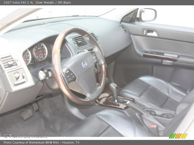 Silver Metallic / Off-Black 2007 Volvo S40 2.4i