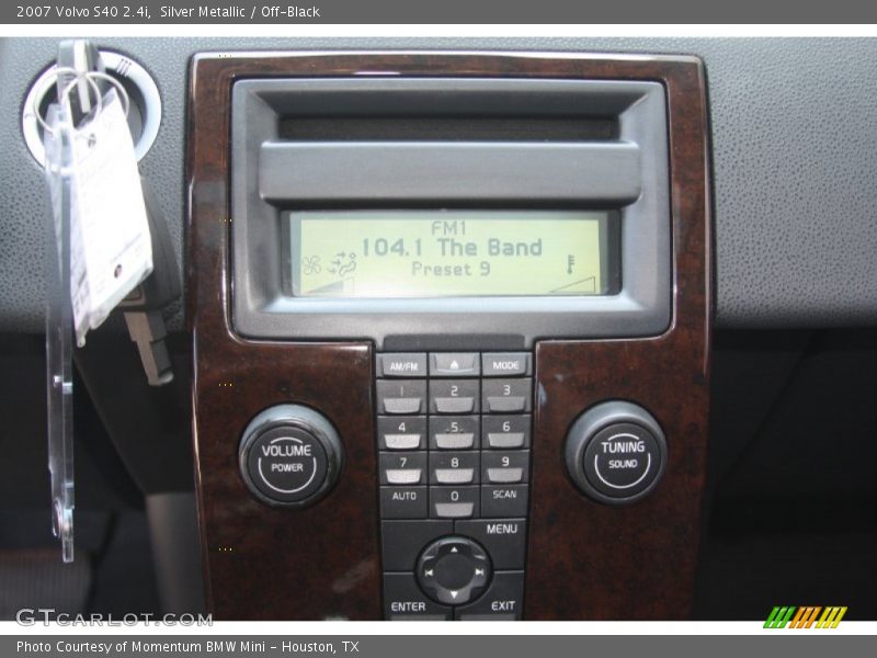 Silver Metallic / Off-Black 2007 Volvo S40 2.4i