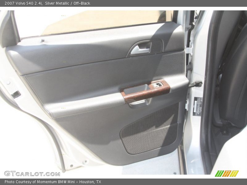Silver Metallic / Off-Black 2007 Volvo S40 2.4i