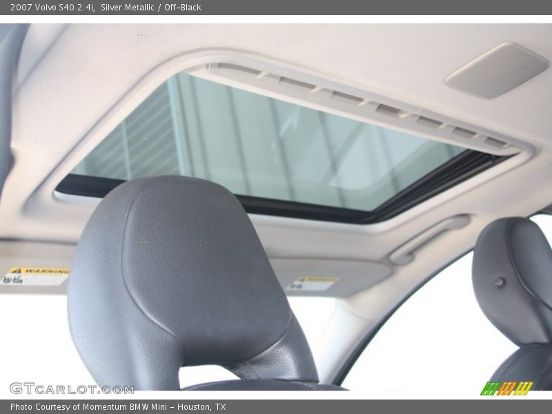 Silver Metallic / Off-Black 2007 Volvo S40 2.4i