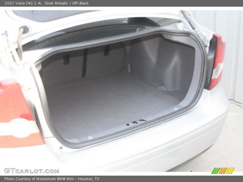 Silver Metallic / Off-Black 2007 Volvo S40 2.4i