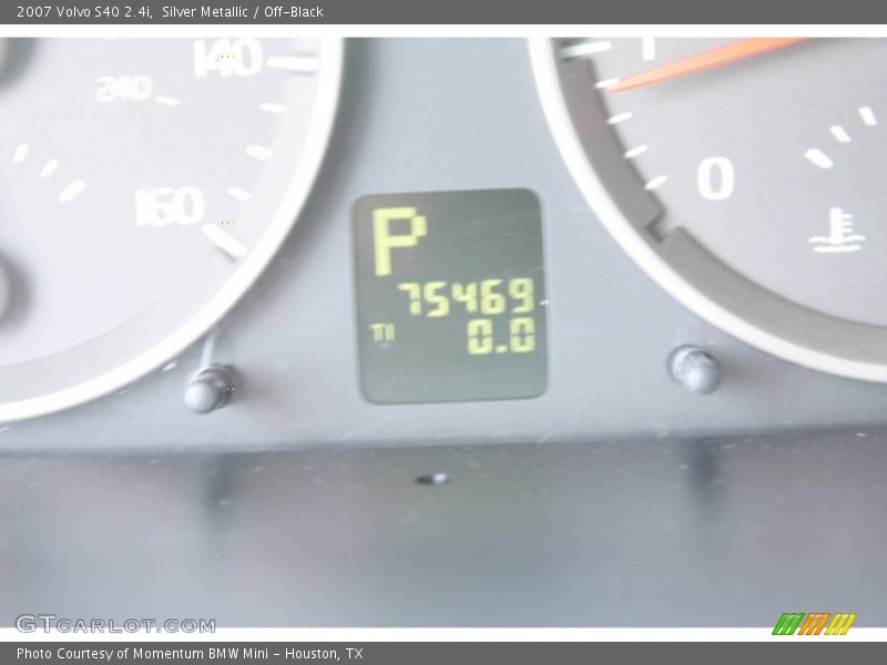 Silver Metallic / Off-Black 2007 Volvo S40 2.4i