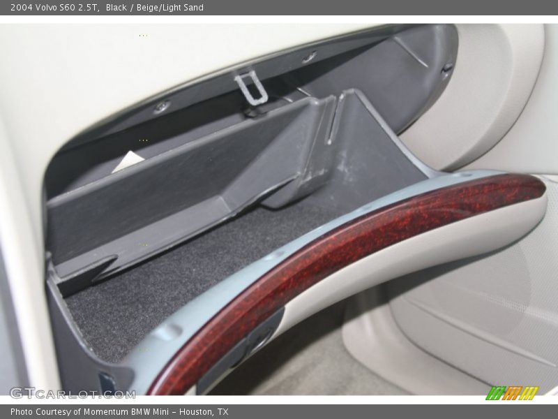 Black / Beige/Light Sand 2004 Volvo S60 2.5T