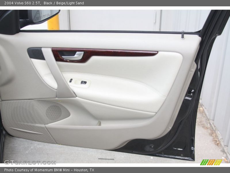 Black / Beige/Light Sand 2004 Volvo S60 2.5T