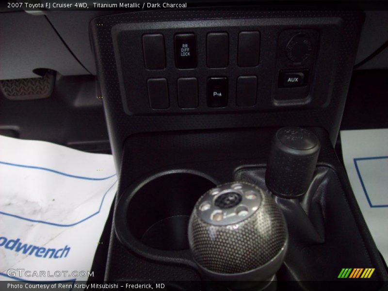 Titanium Metallic / Dark Charcoal 2007 Toyota FJ Cruiser 4WD