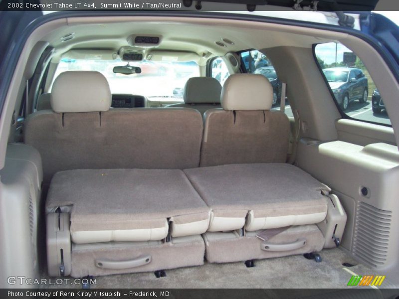 Summit White / Tan/Neutral 2002 Chevrolet Tahoe LT 4x4