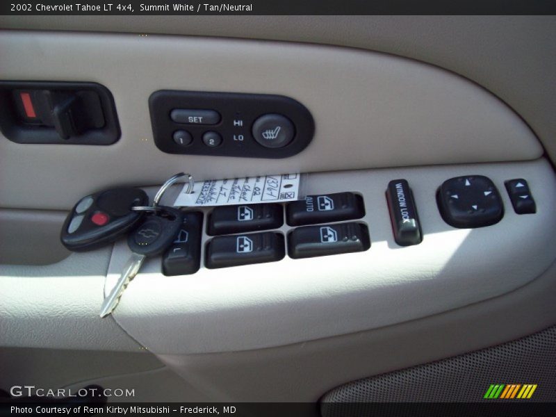 Summit White / Tan/Neutral 2002 Chevrolet Tahoe LT 4x4