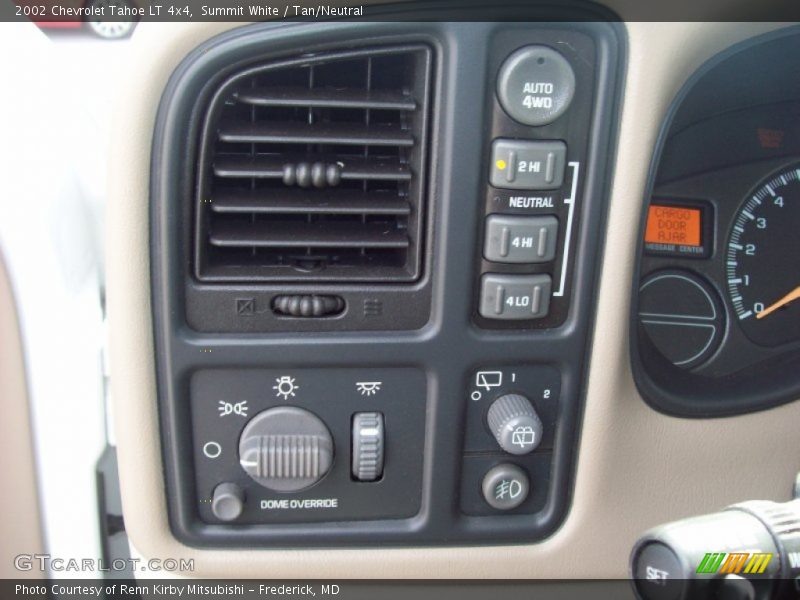 Summit White / Tan/Neutral 2002 Chevrolet Tahoe LT 4x4