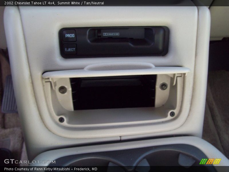 Summit White / Tan/Neutral 2002 Chevrolet Tahoe LT 4x4