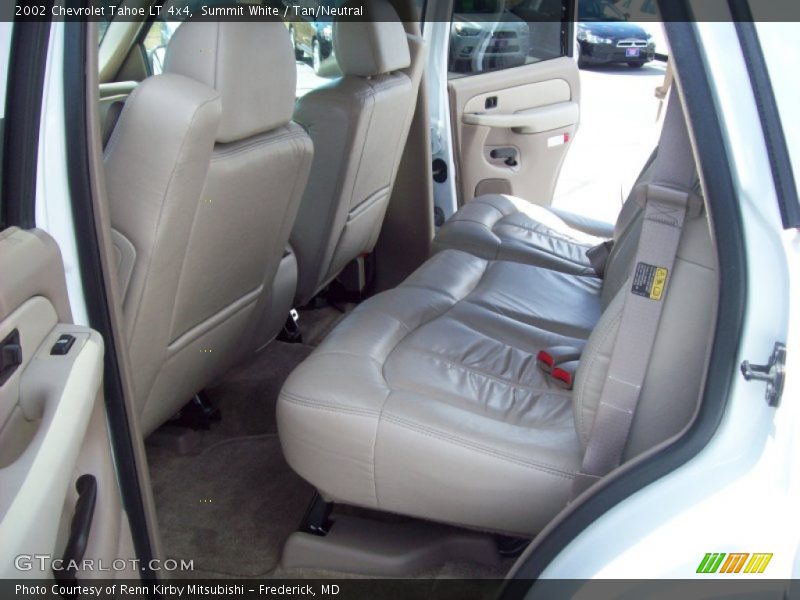 Summit White / Tan/Neutral 2002 Chevrolet Tahoe LT 4x4