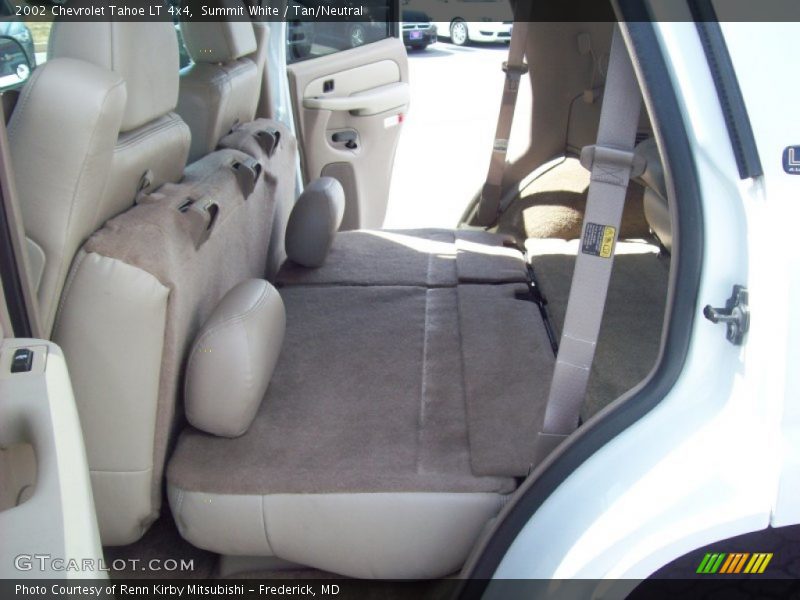 Summit White / Tan/Neutral 2002 Chevrolet Tahoe LT 4x4