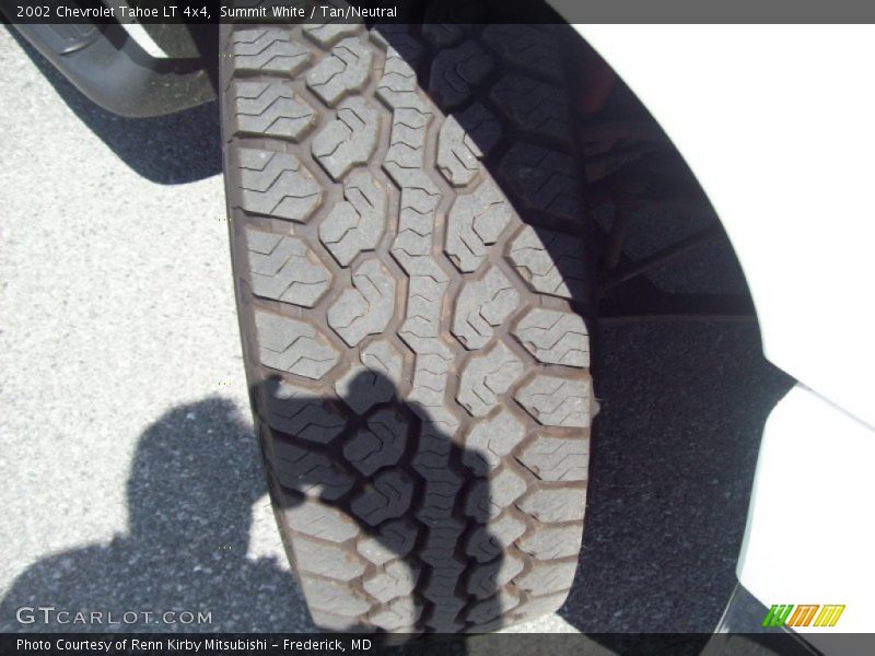 Summit White / Tan/Neutral 2002 Chevrolet Tahoe LT 4x4