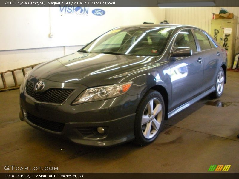 Magnetic Gray Metallic / Dark Charcoal 2011 Toyota Camry SE